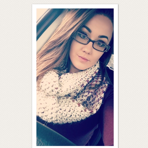 Meet the Posher Other - Meet your Posher, Kristin